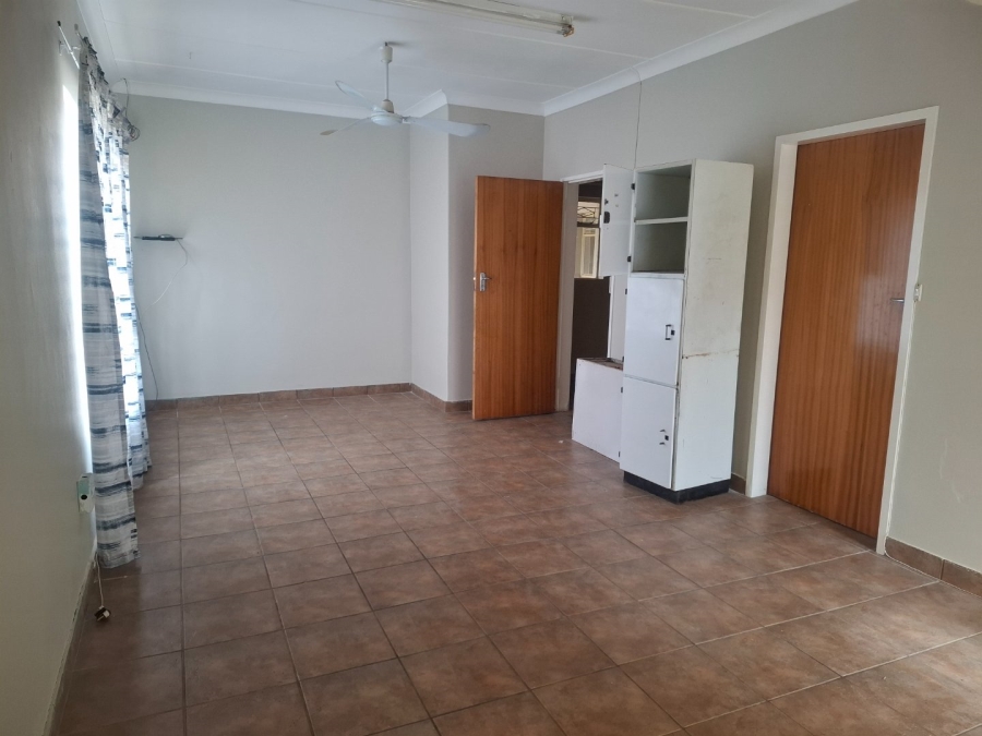 To Let 4 Bedroom Property for Rent in Presidentia Free State